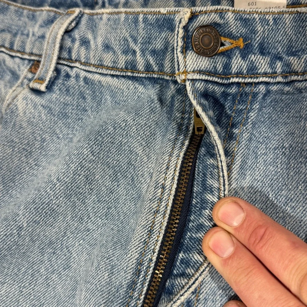 VTG 90s Levi's 560 Jeans Men's 36x29*‎ Loose Tapered Faded Denim Tag USA 38x30
